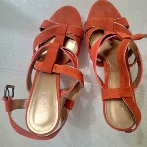 Aldo Women's Boulger-65 Orange Gold Heels Size 41 converts to a US size 10.5